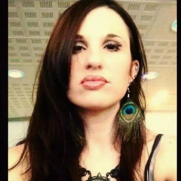 Meet your Posher, K - Picture 2 of 2